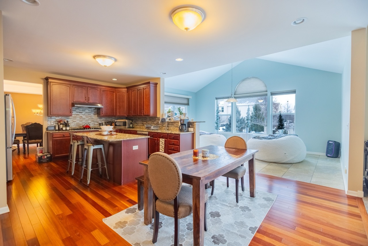 569 Blazing Star Drive, Lake Villa, IL 60046