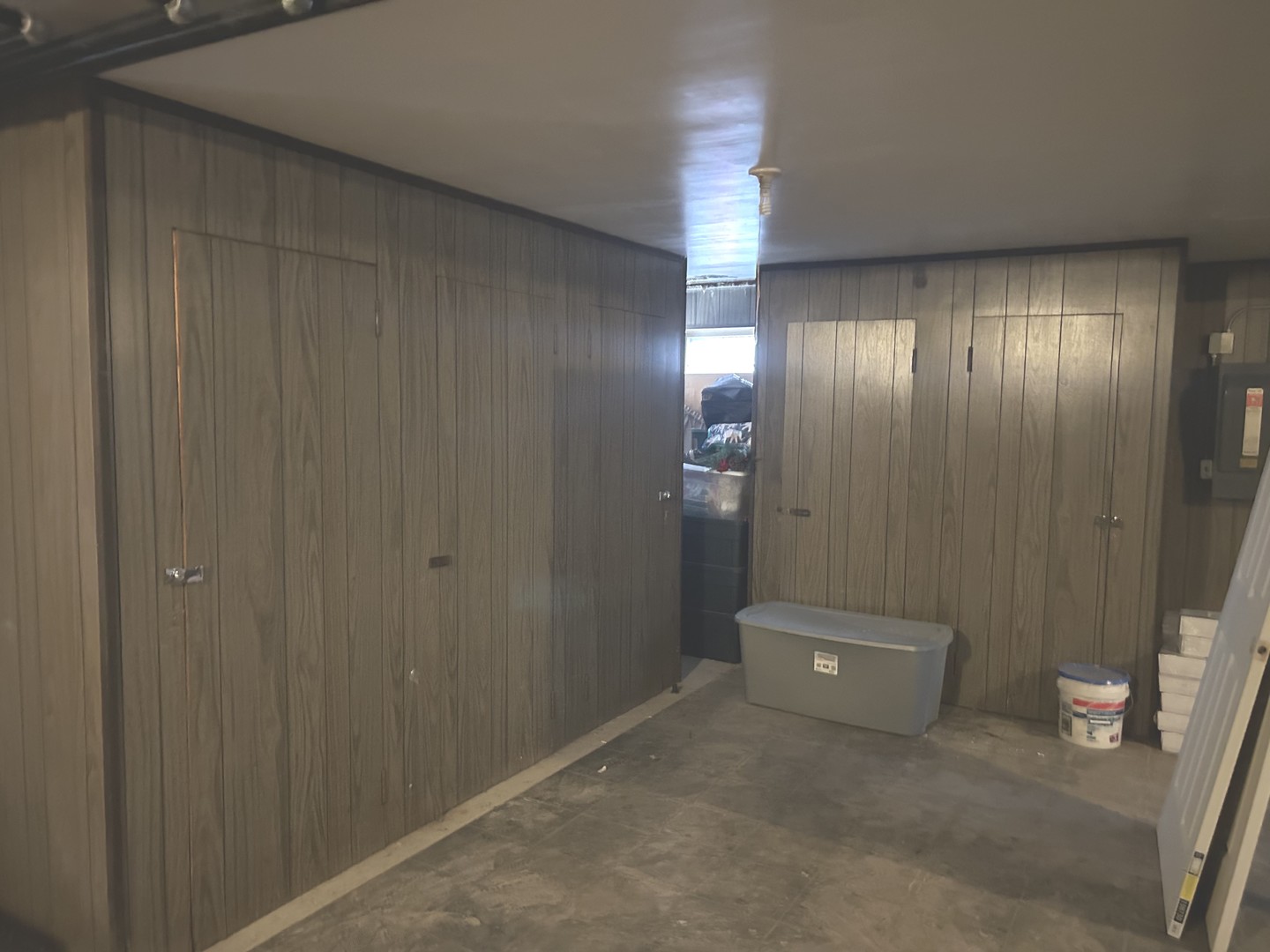 2310 S 17th Avenue, North Riverside, IL 60546