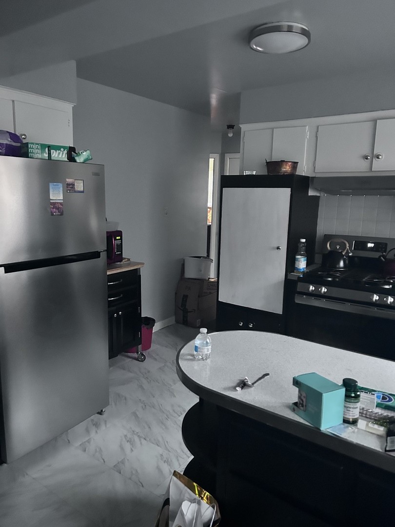 2310 S 17th Avenue, Riverside, IL 60546