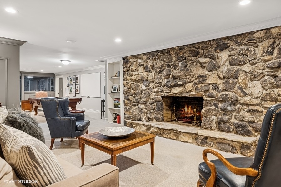 404 Caesar Drive, Barrington Hills, IL 60010