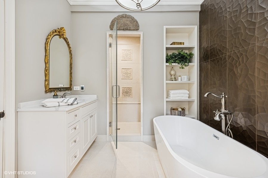 404 Caesar Drive, Barrington Hills, IL 60010