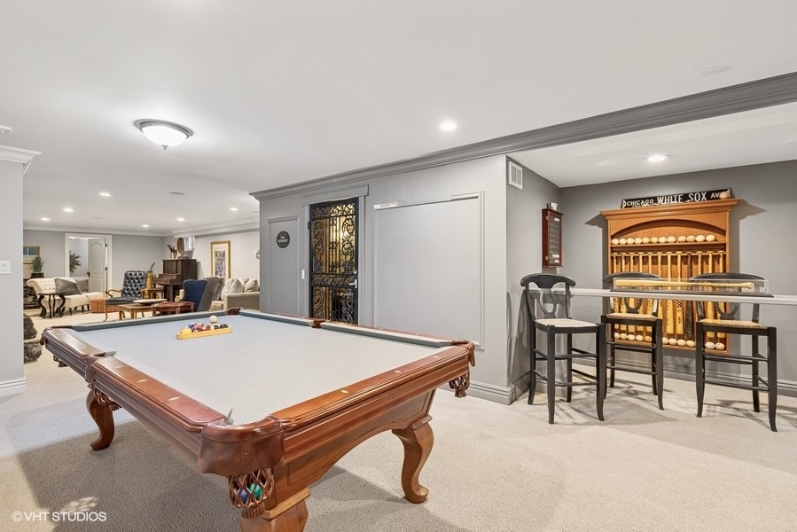 404 Caesar Drive, Barrington Hills, IL 60010