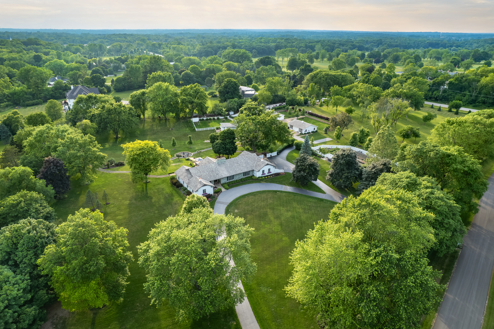 404 Caesar Drive, Barrington Hills, IL 60010