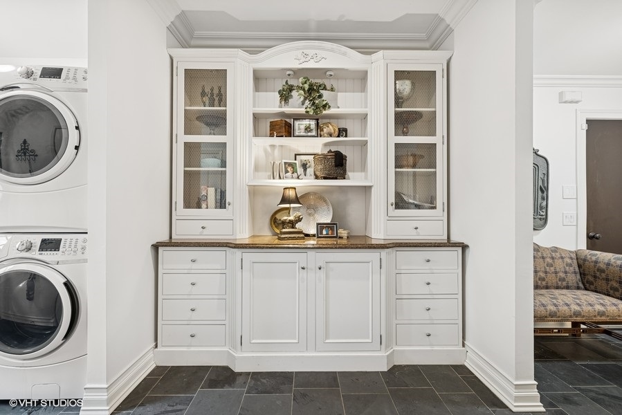 404 Caesar Drive, Barrington Hills, IL 60010