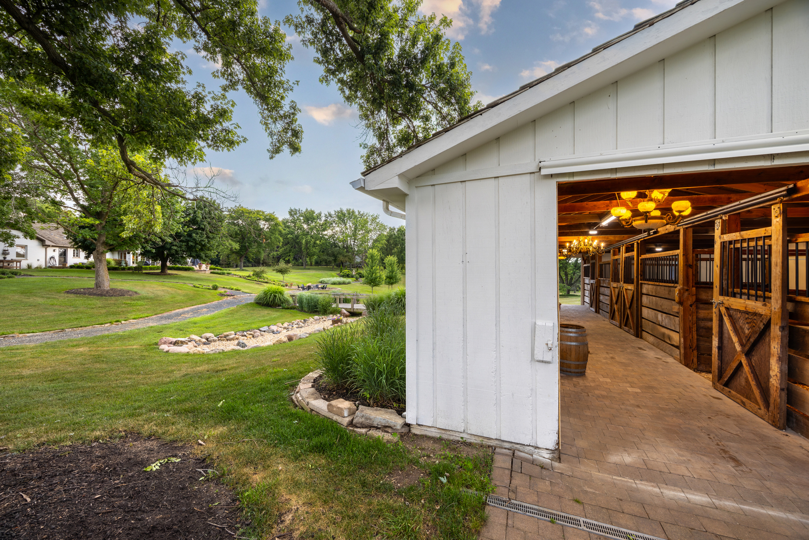 404 Caesar Drive, Barrington Hills, IL 60010