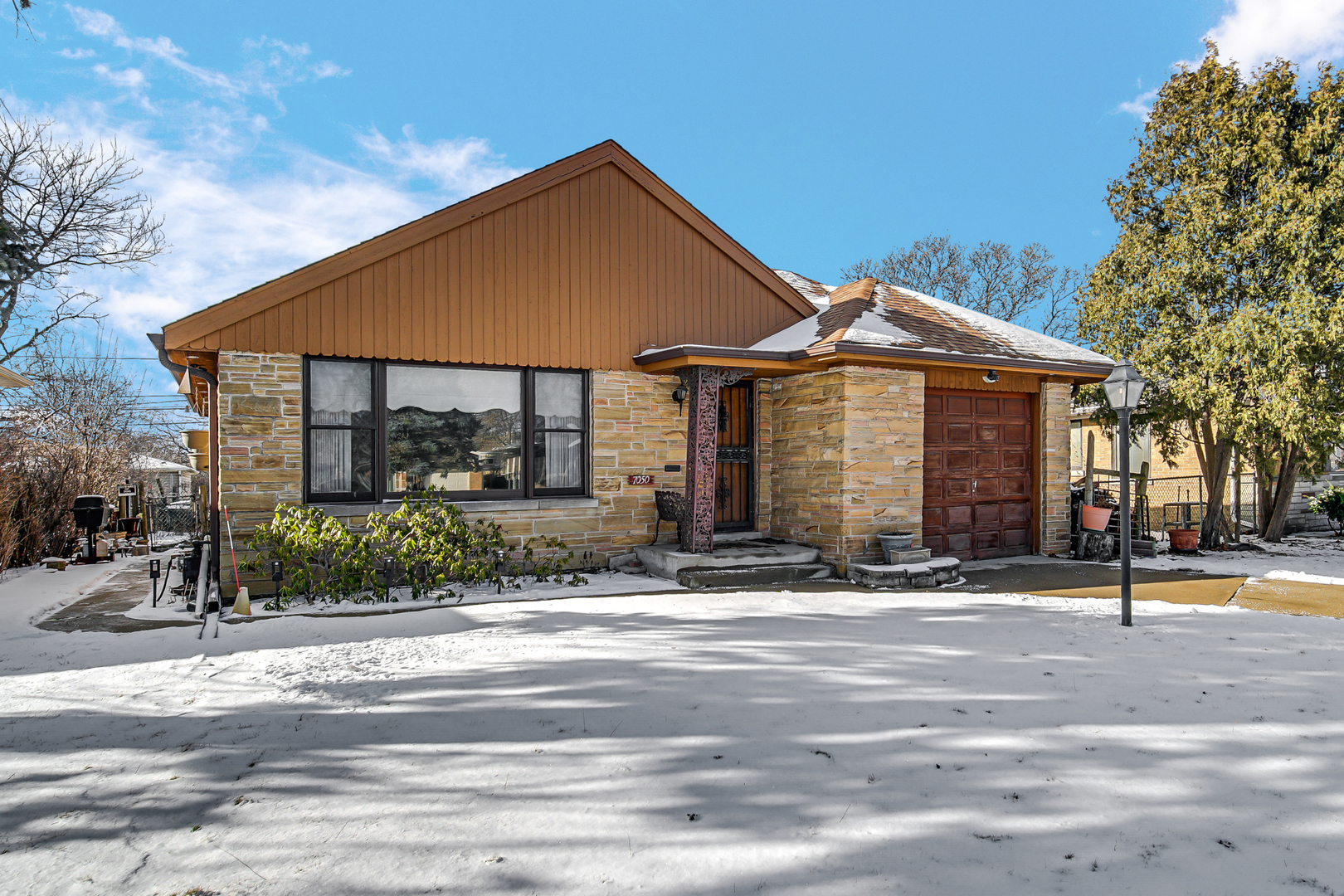 7050 N Keating Avenue, Lincolnwood, IL 60712