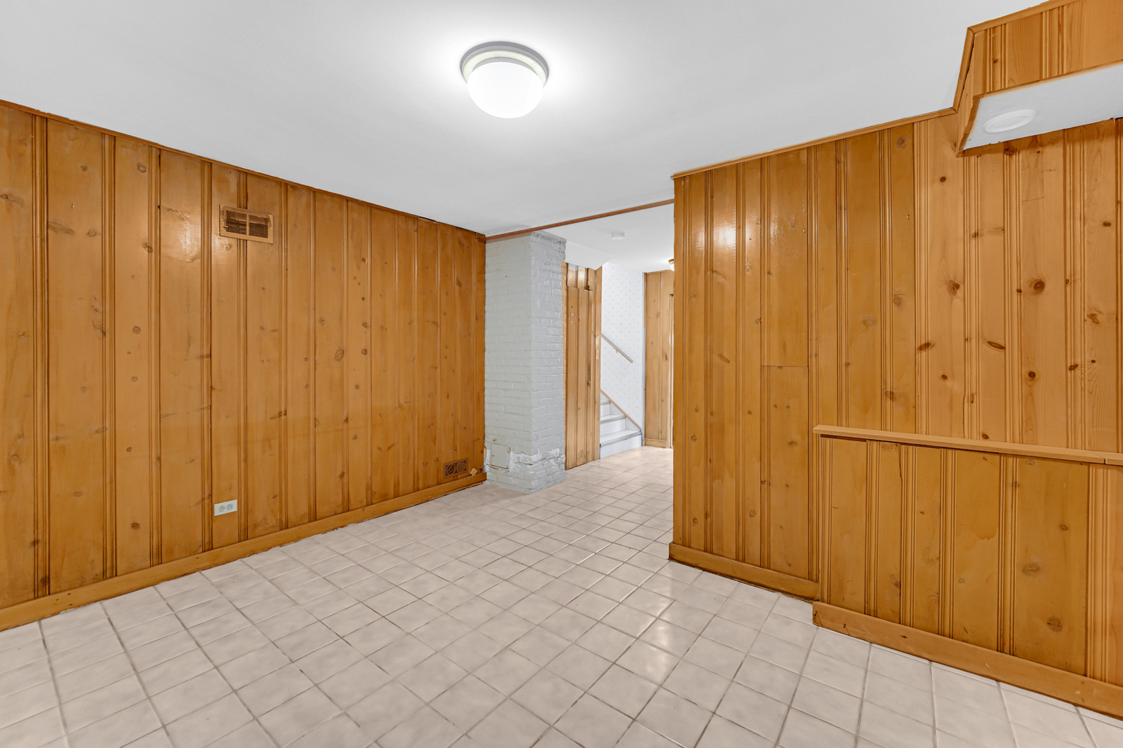 7050 N Keating Avenue, Lincolnwood, IL 60712