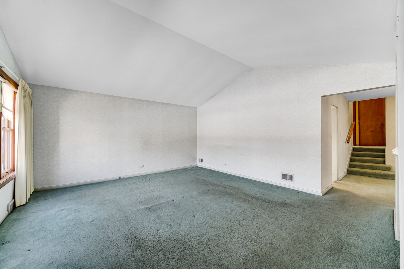 7050 N Keating Avenue, Lincolnwood, IL 60712