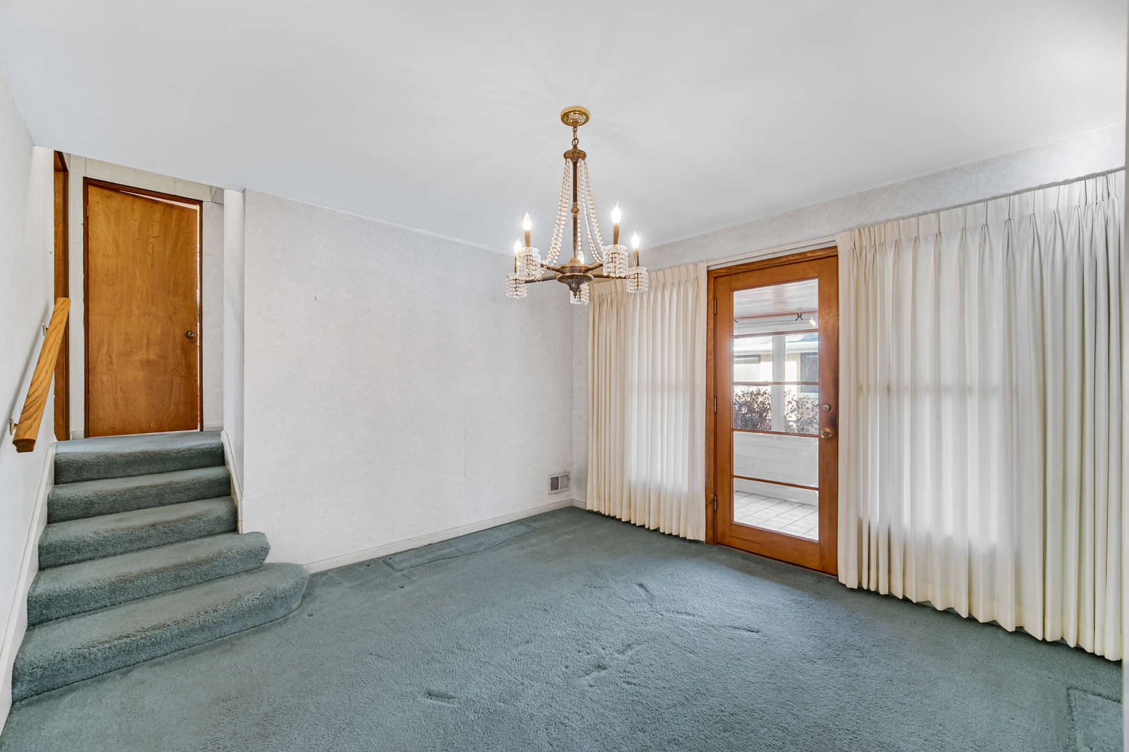 7050 N Keating Avenue, Lincolnwood, IL 60712