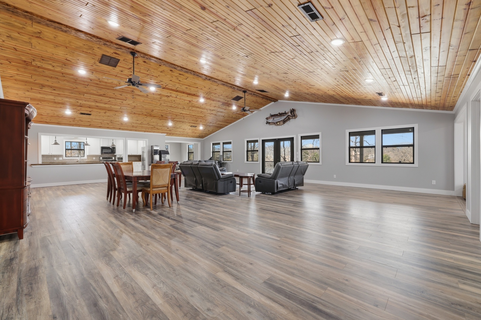 3675 Parrish Ridge Road, Goreville, IL 62939