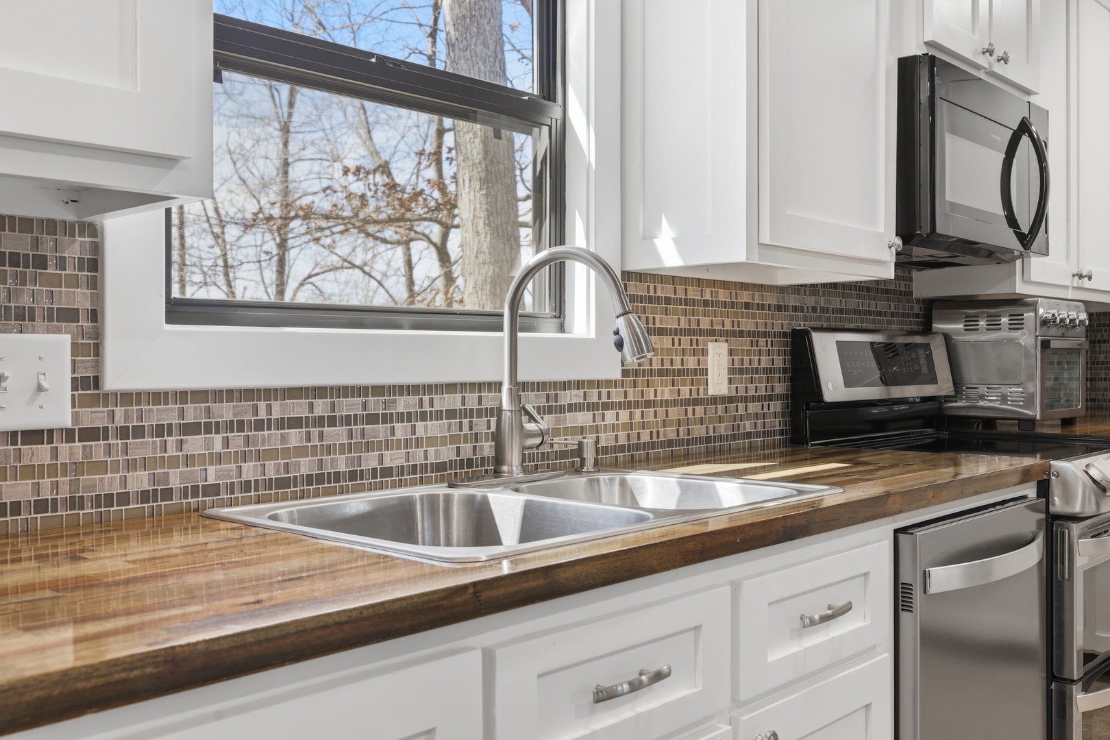 3675 Parrish Ridge Road, Goreville, IL 62939