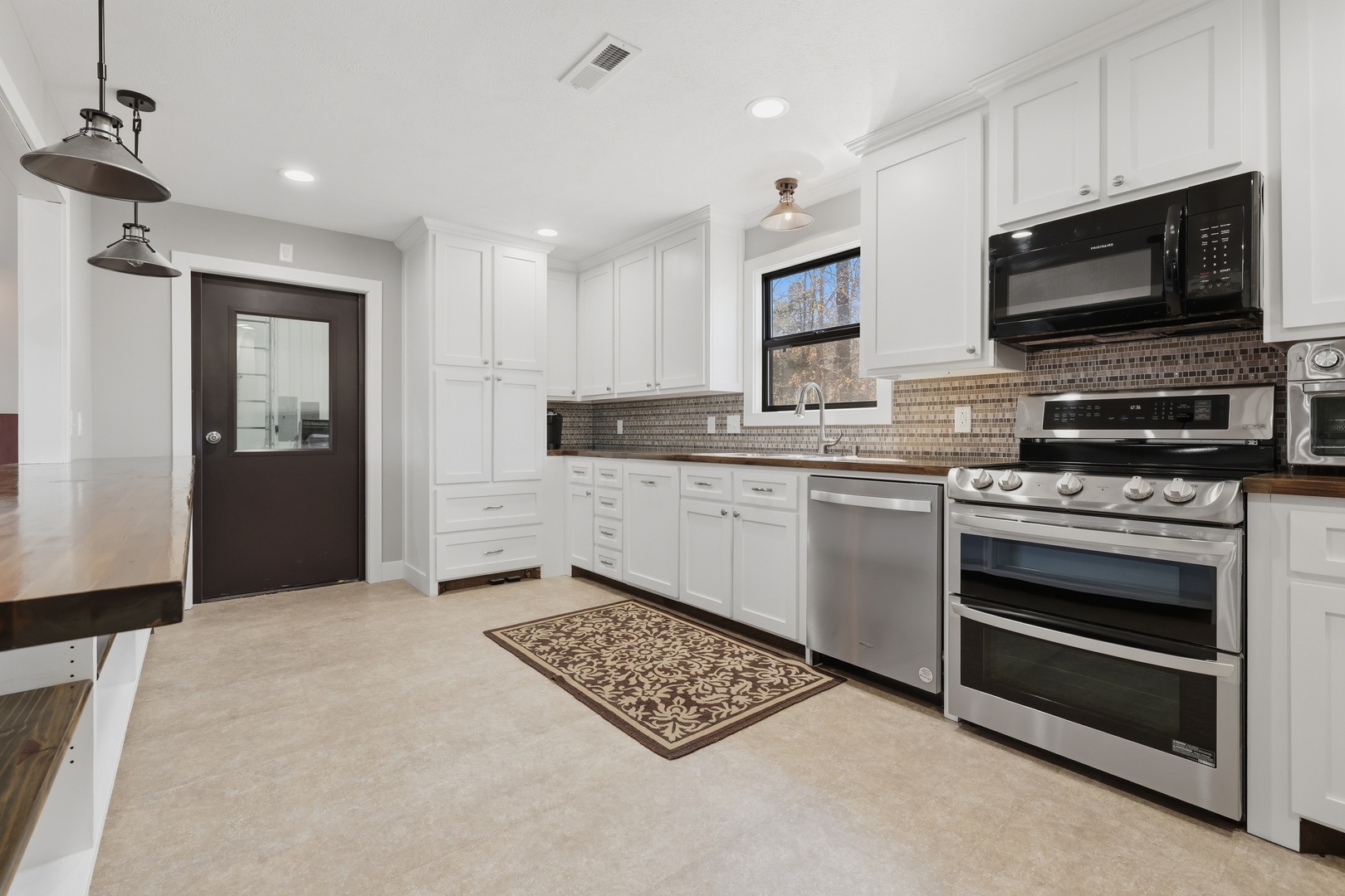 3675 Parrish Ridge Road, Goreville, IL 62939