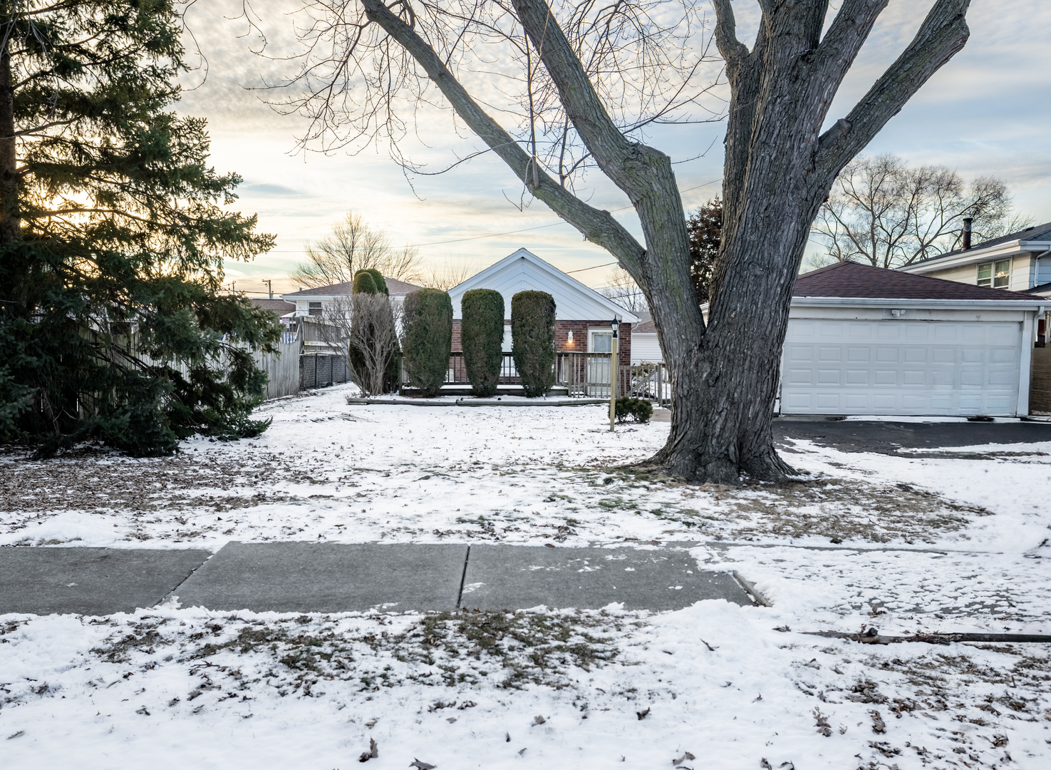 9170 Crescent Court, Oak Lawn, IL 60453