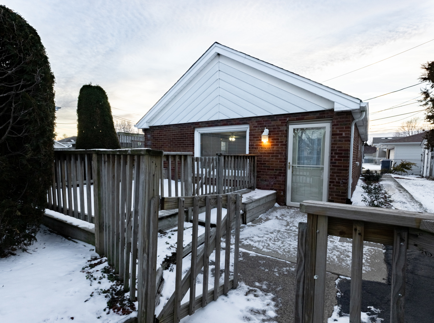 9170 Crescent Court, Oak Lawn, IL 60453