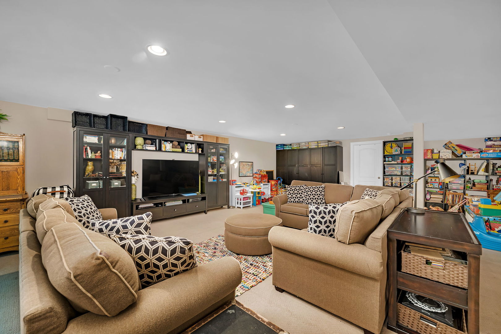 719 Stonebridge Road, Frankfort, IL 60423