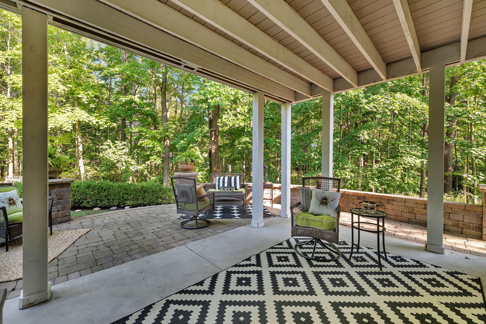 719 Stonebridge Road, Frankfort, IL 60423