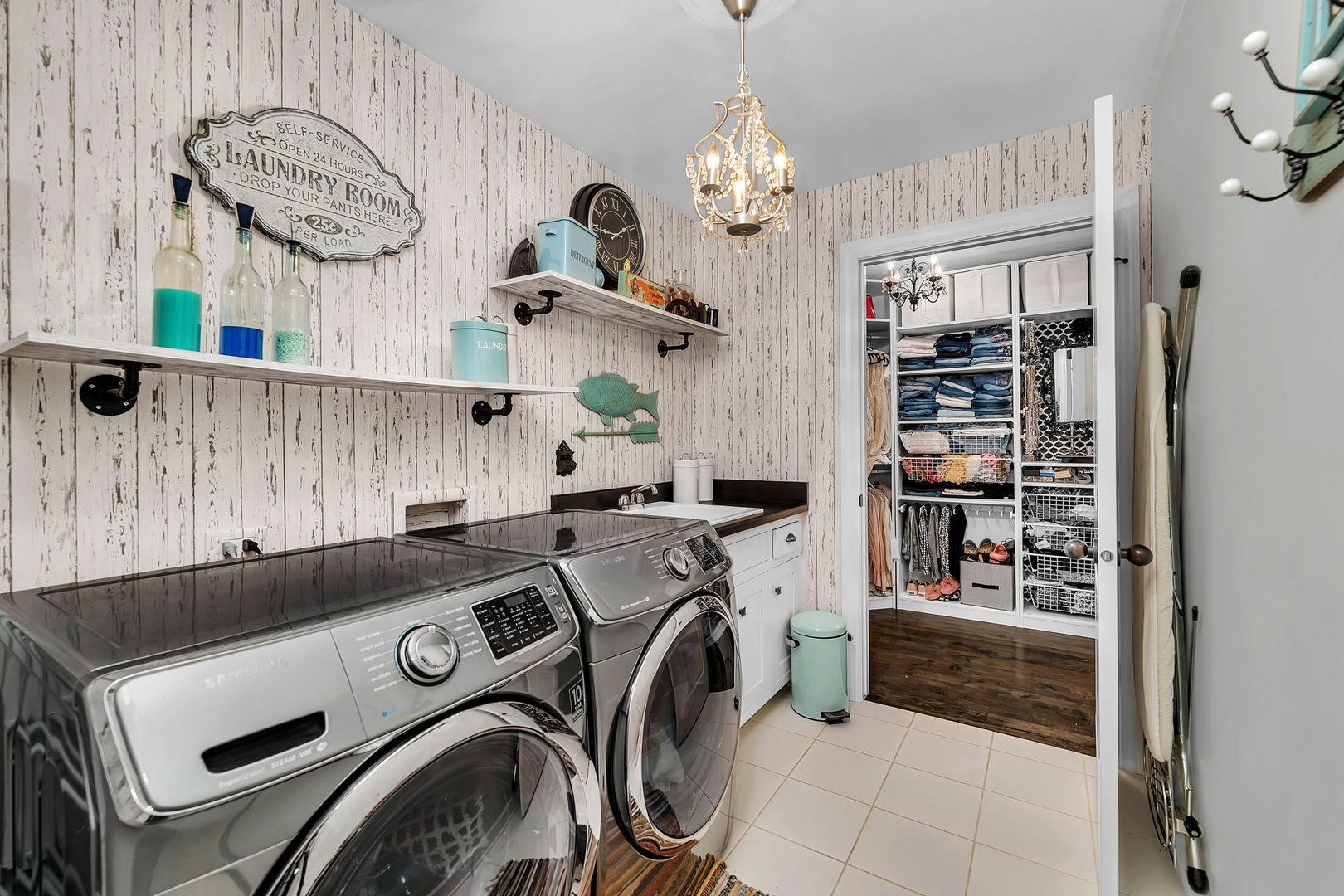 719 Stonebridge Road, Frankfort, IL 60423