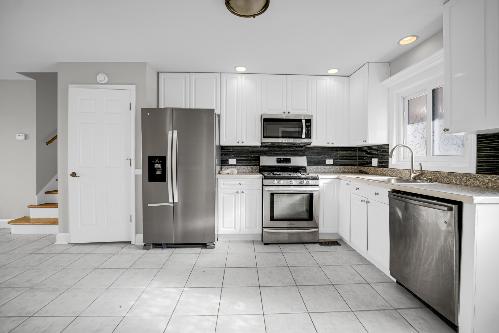 9523 S Kostner Avenue, Oak Lawn, IL 60453