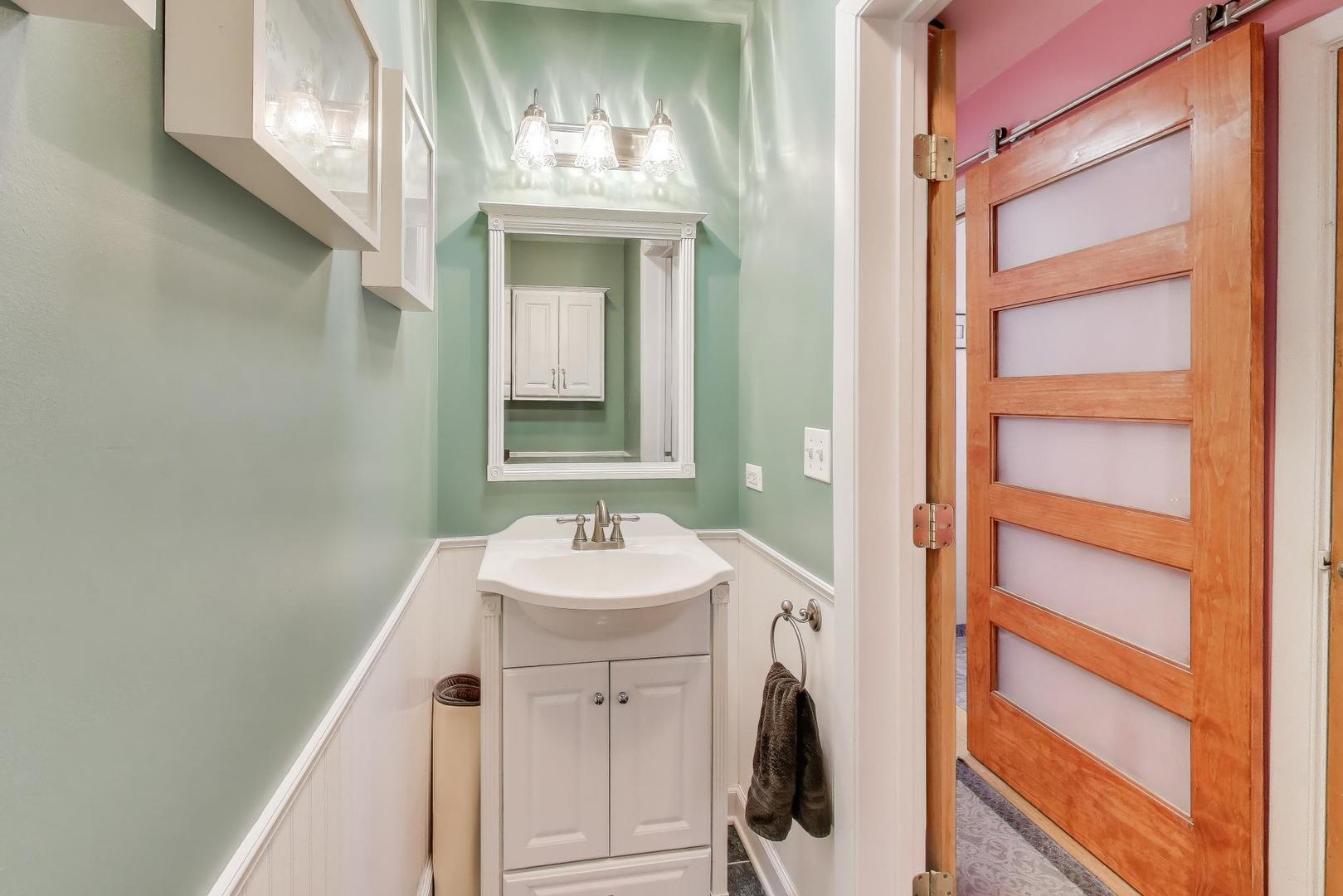 365 N Walnut Street, Elmhurst, IL 60126