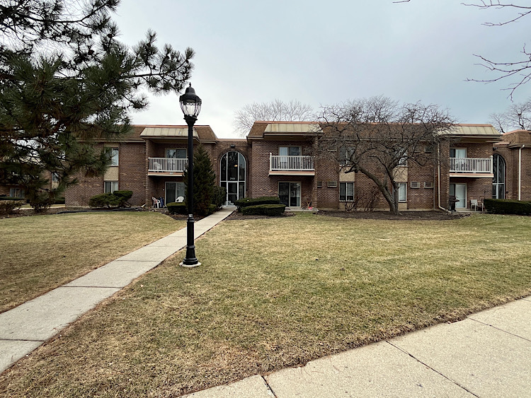 2426 N Kennicott Drive #1C, Arlington Heights, IL 60004