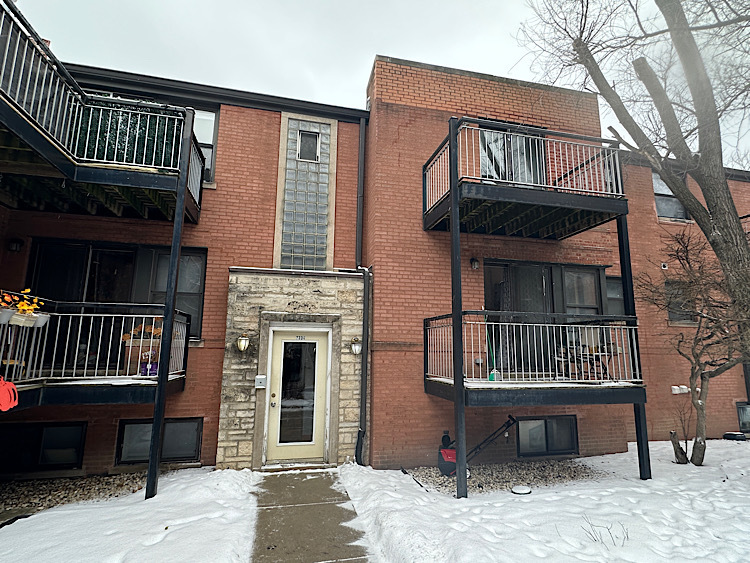 7334 N Winchester Avenue #2E, Chicago, IL 60626