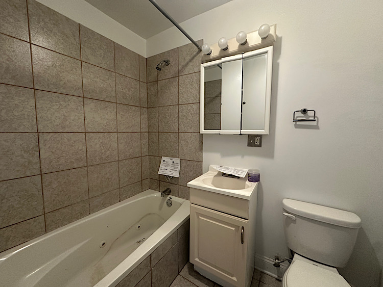 7334 N Winchester Avenue #2E, Chicago, IL 60626