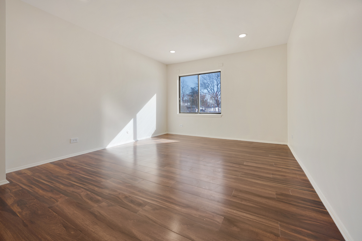 720 Wellington Avenue #117, Elk Grove Village, IL 60007