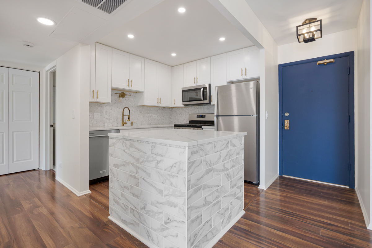 720 Wellington Avenue #117, Elk Grove Village, IL 60007