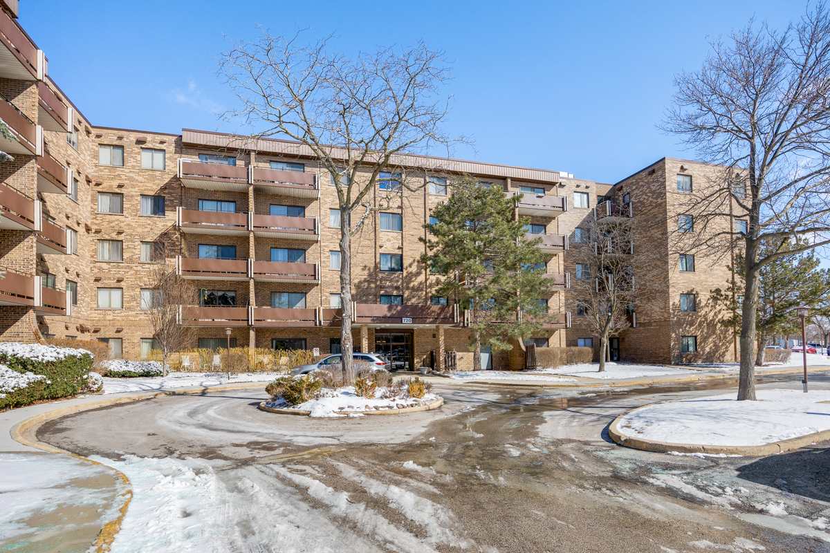 720 Wellington Avenue #117, Elk Grove Village, IL 60007