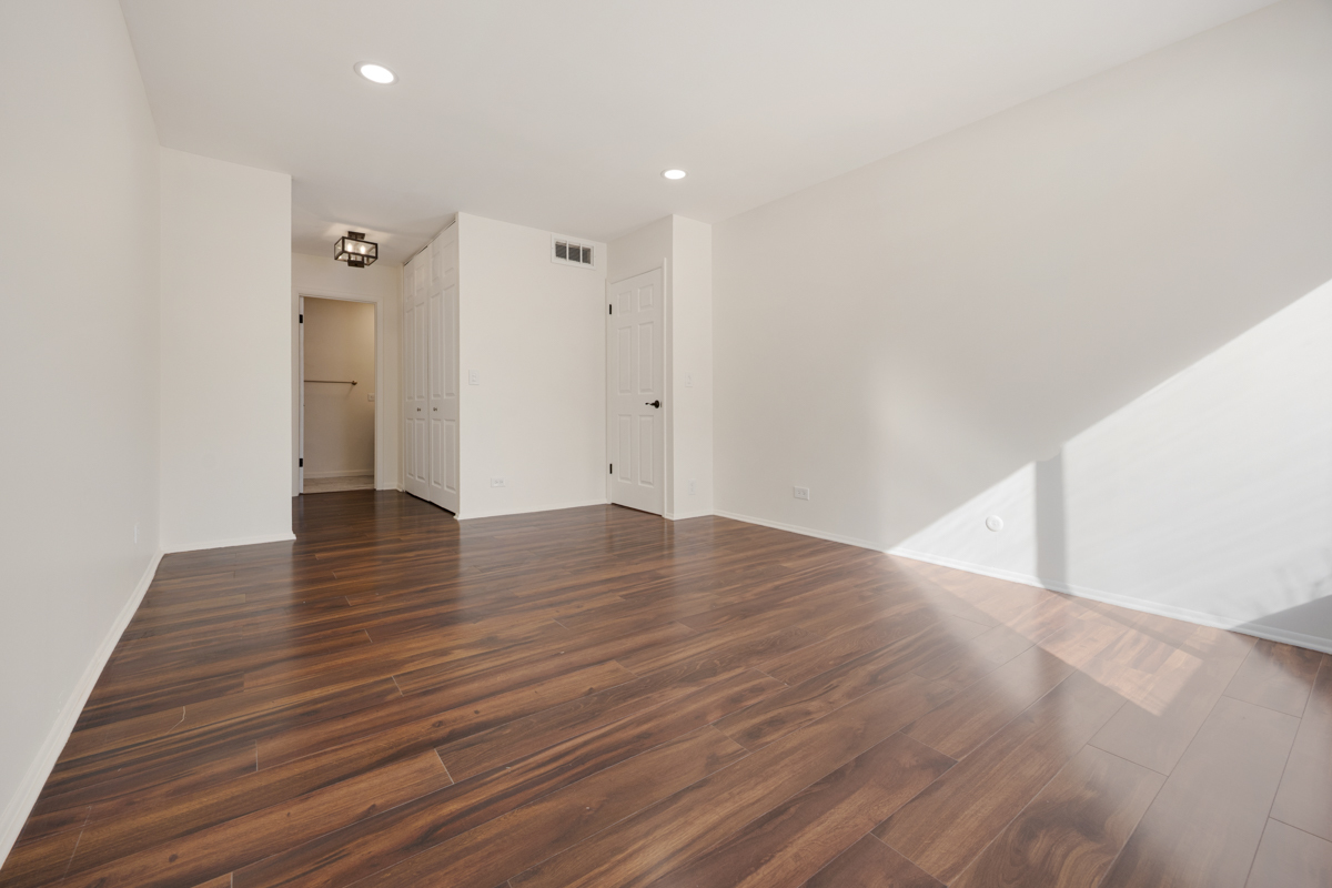 720 Wellington Avenue #117, Elk Grove Village, IL 60007