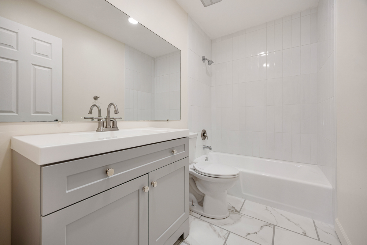 720 Wellington Avenue #117, Elk Grove Village, IL 60007