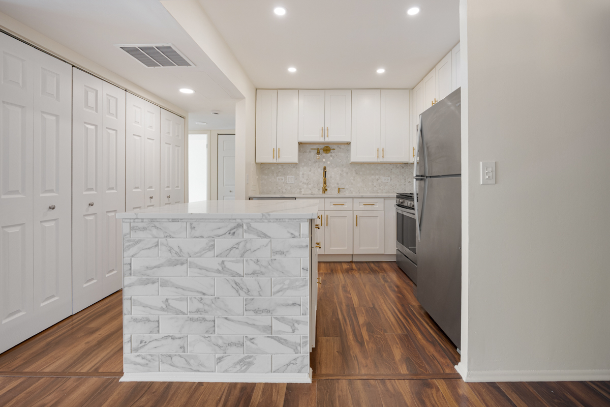 720 Wellington Avenue #117, Elk Grove Village, IL 60007