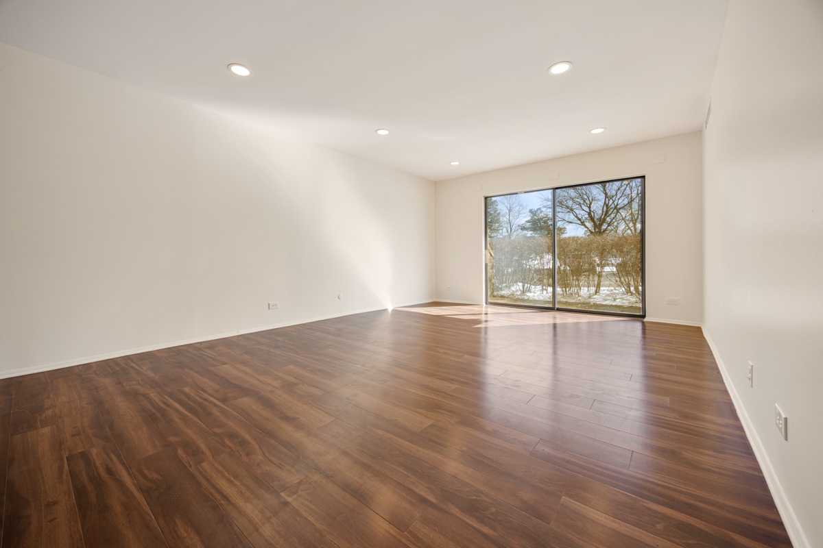 720 Wellington Avenue #117, Elk Grove Village, IL 60007