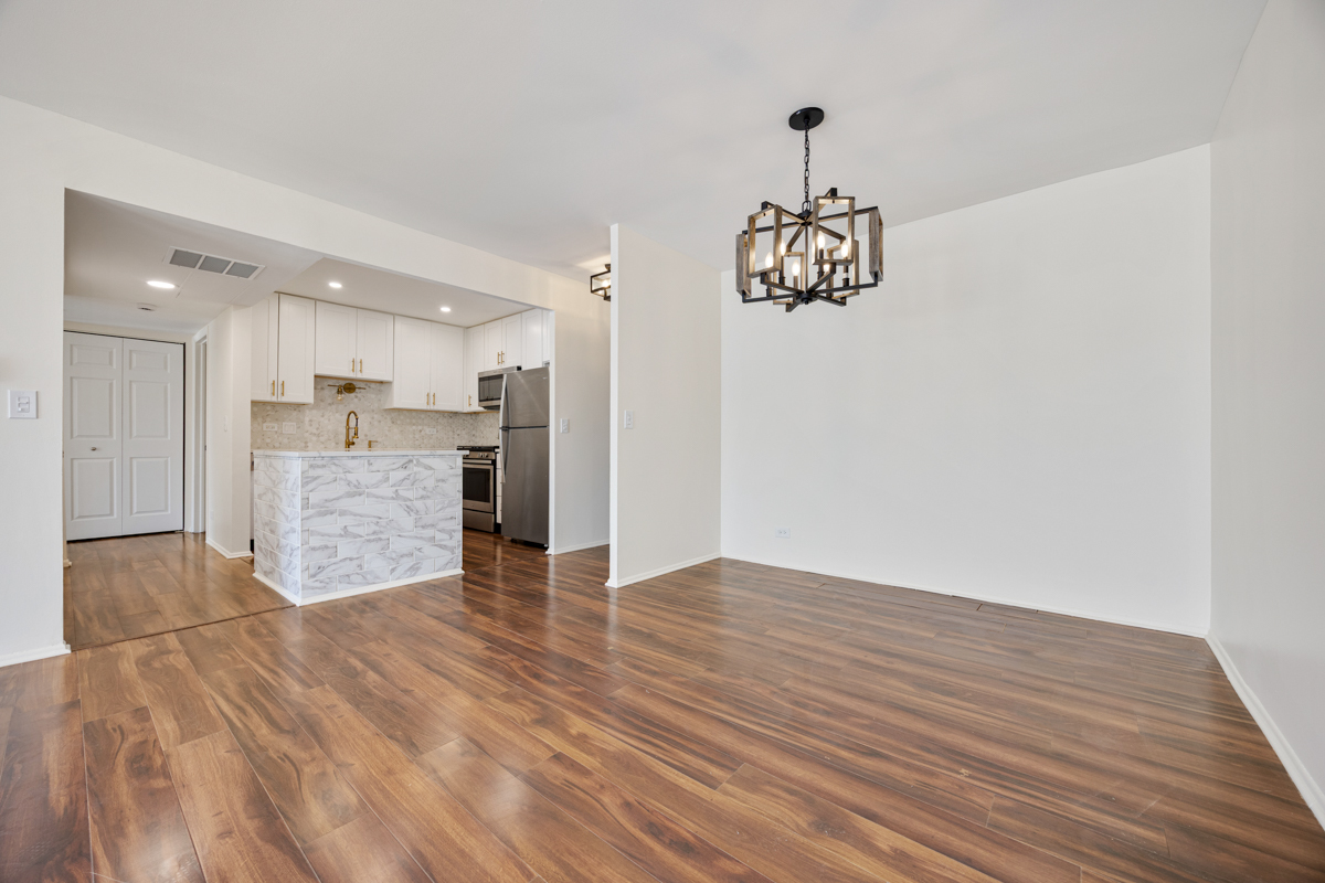 720 Wellington Avenue #117, Elk Grove Village, IL 60007