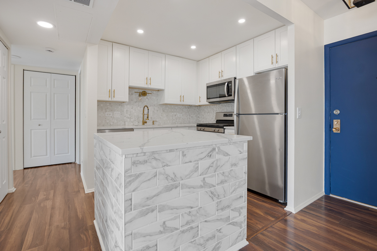 720 Wellington Avenue #117, Elk Grove Village, IL 60007