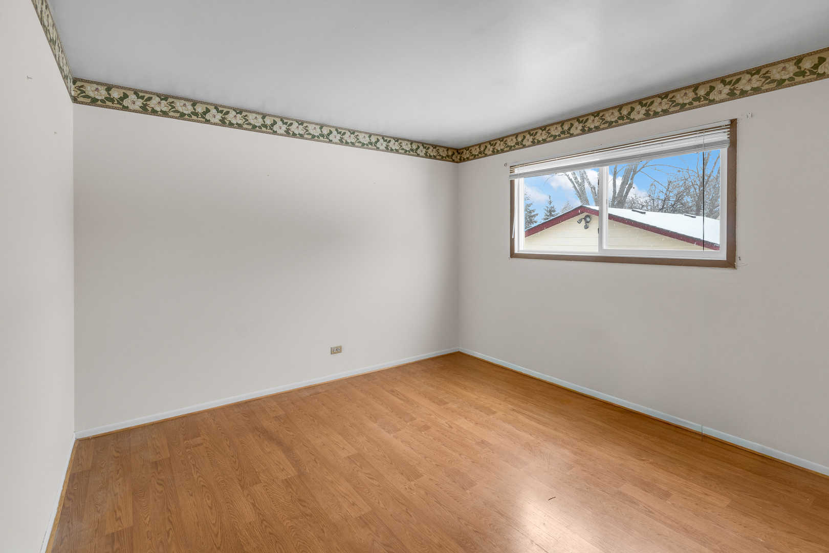 809 Thompson Avenue, Winthrop Harbor, IL 60096