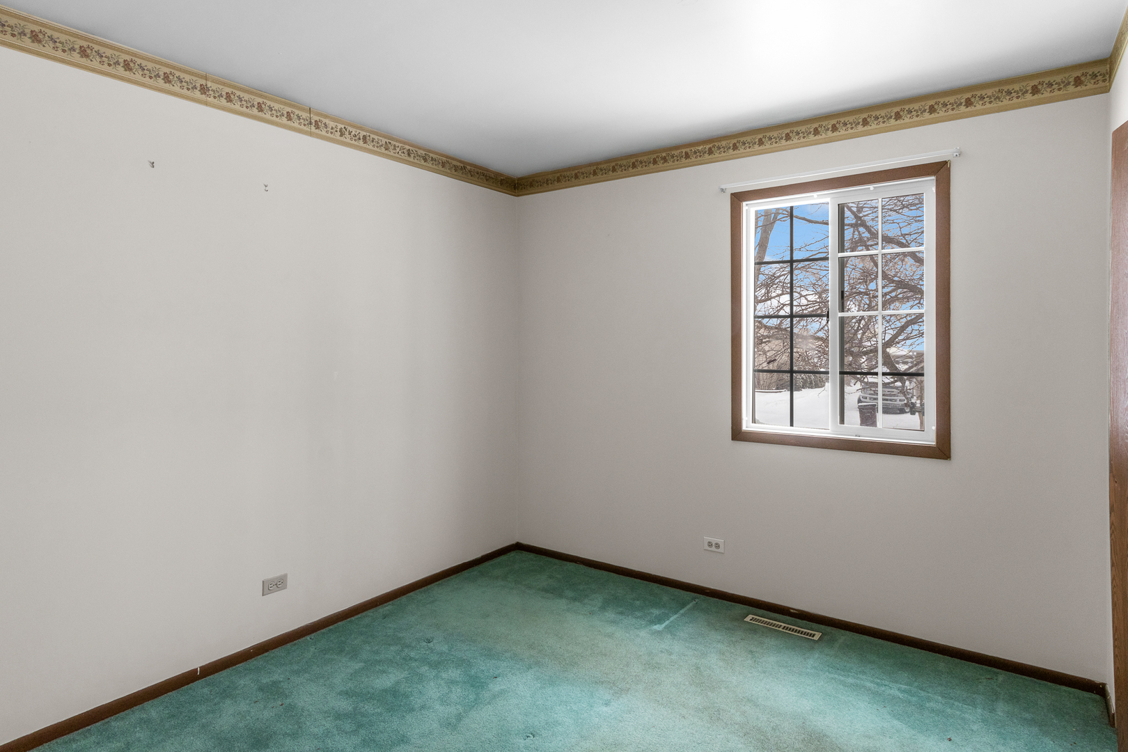 809 Thompson Avenue, Winthrop Harbor, IL 60096