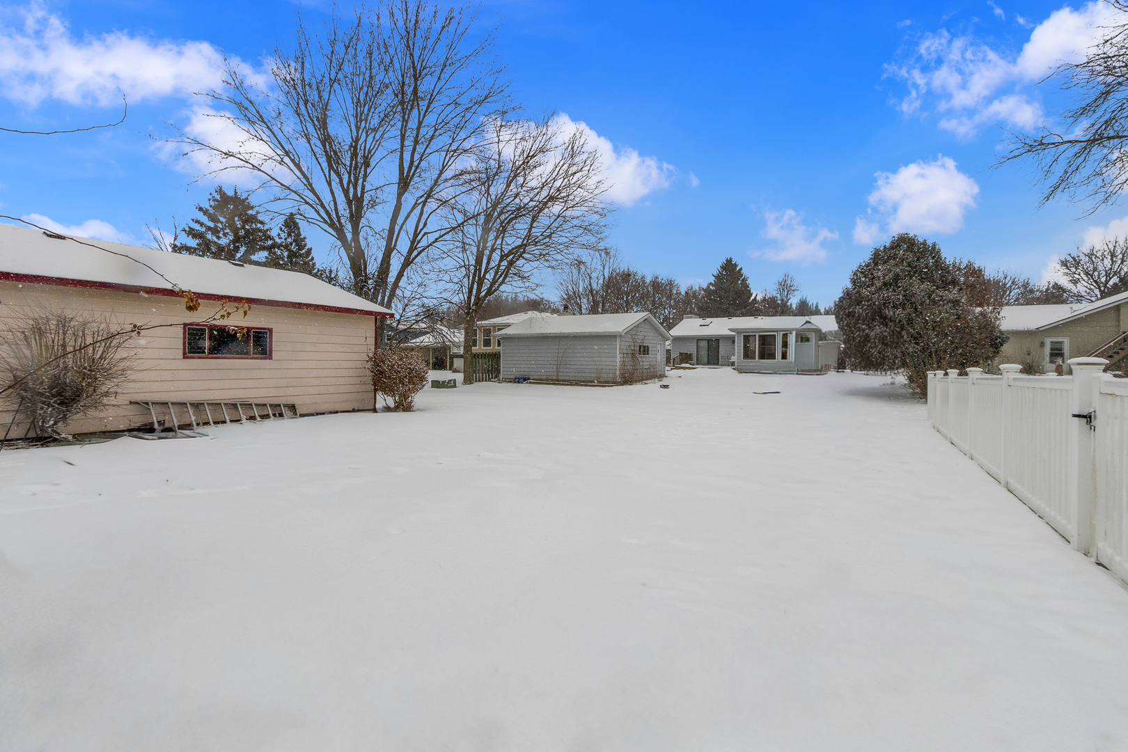 809 Thompson Avenue, Winthrop Harbor, IL 60096