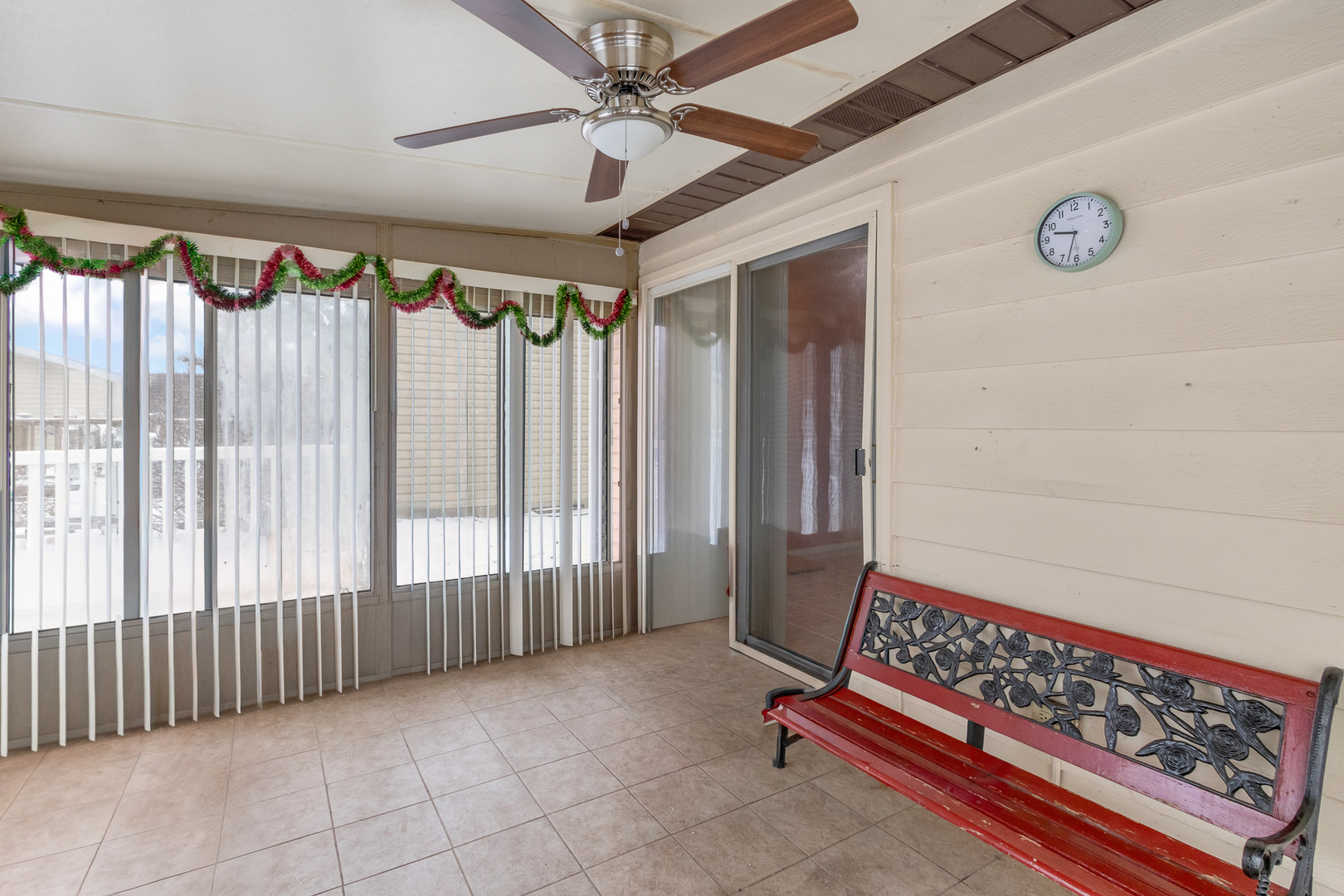 809 Thompson Avenue, Winthrop Harbor, IL 60096