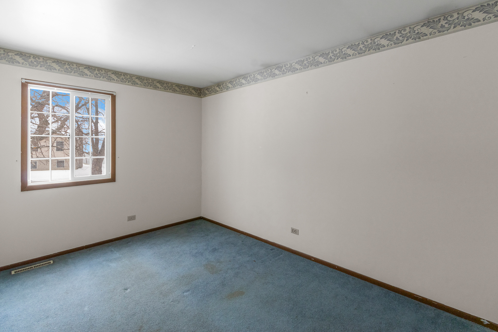 809 Thompson Avenue, Winthrop Harbor, IL 60096