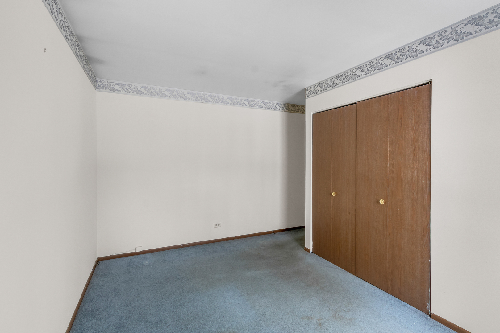 809 Thompson Avenue, Winthrop Harbor, IL 60096