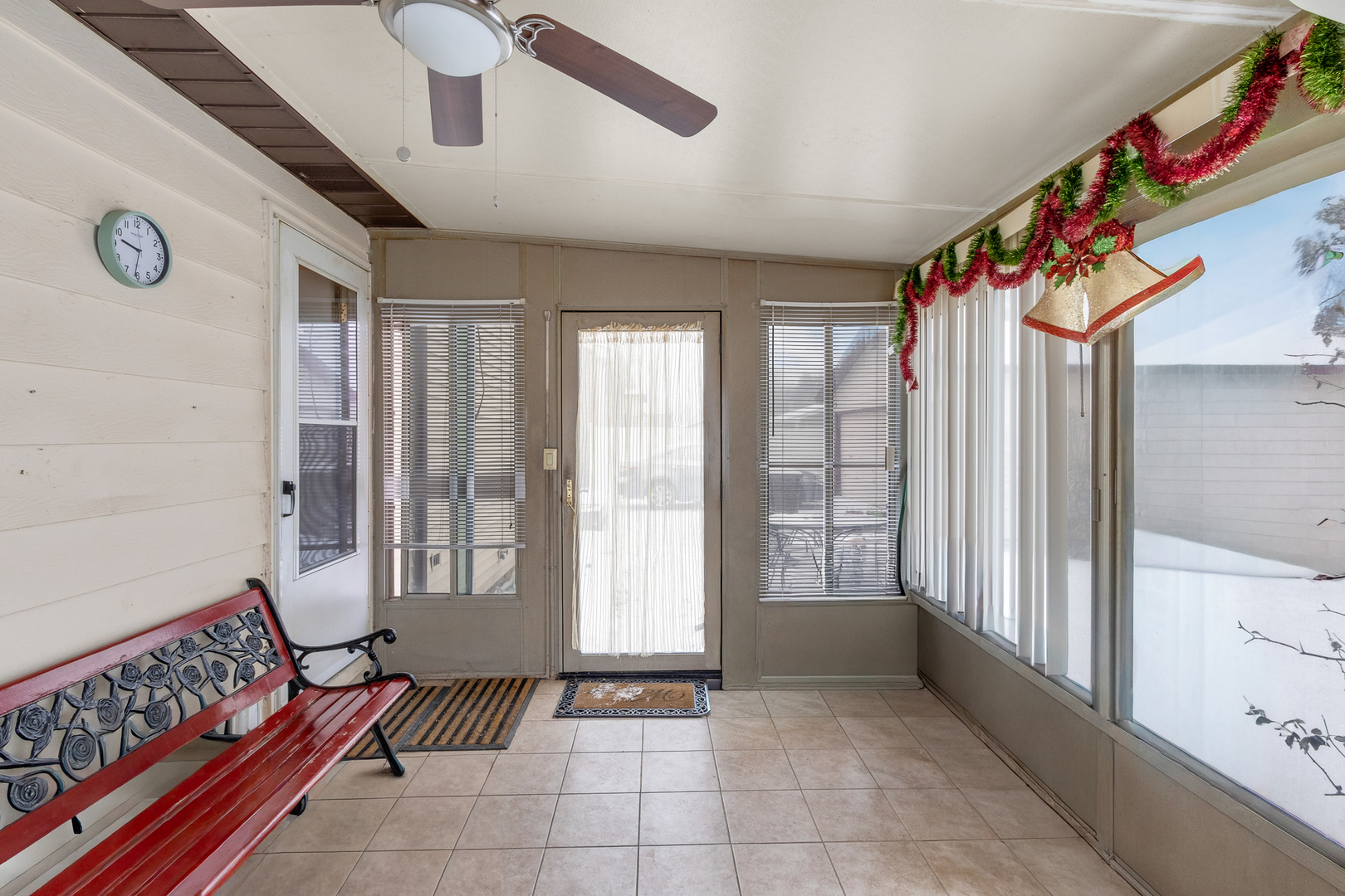 809 Thompson Avenue, Winthrop Harbor, IL 60096