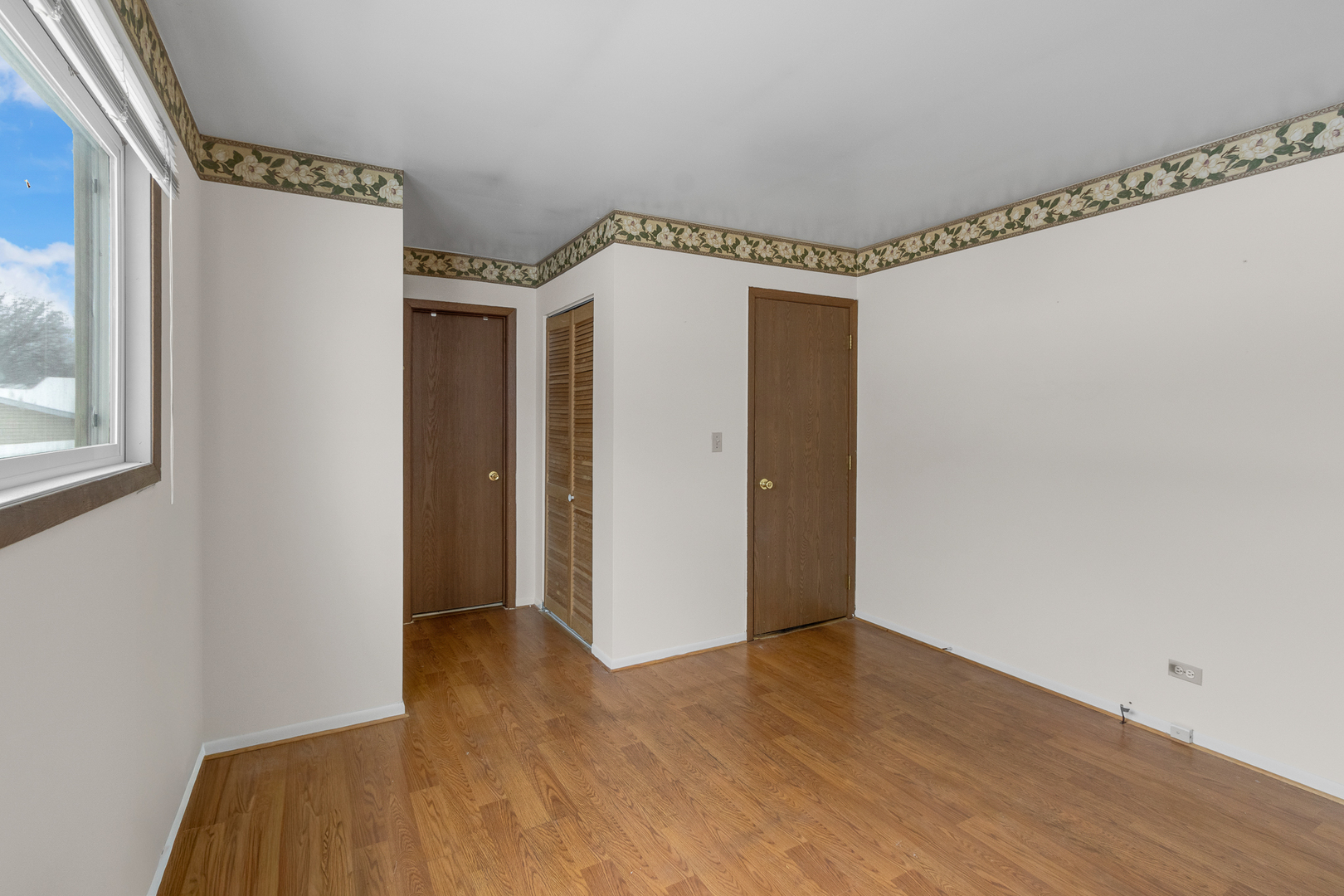 809 Thompson Avenue, Winthrop Harbor, IL 60096