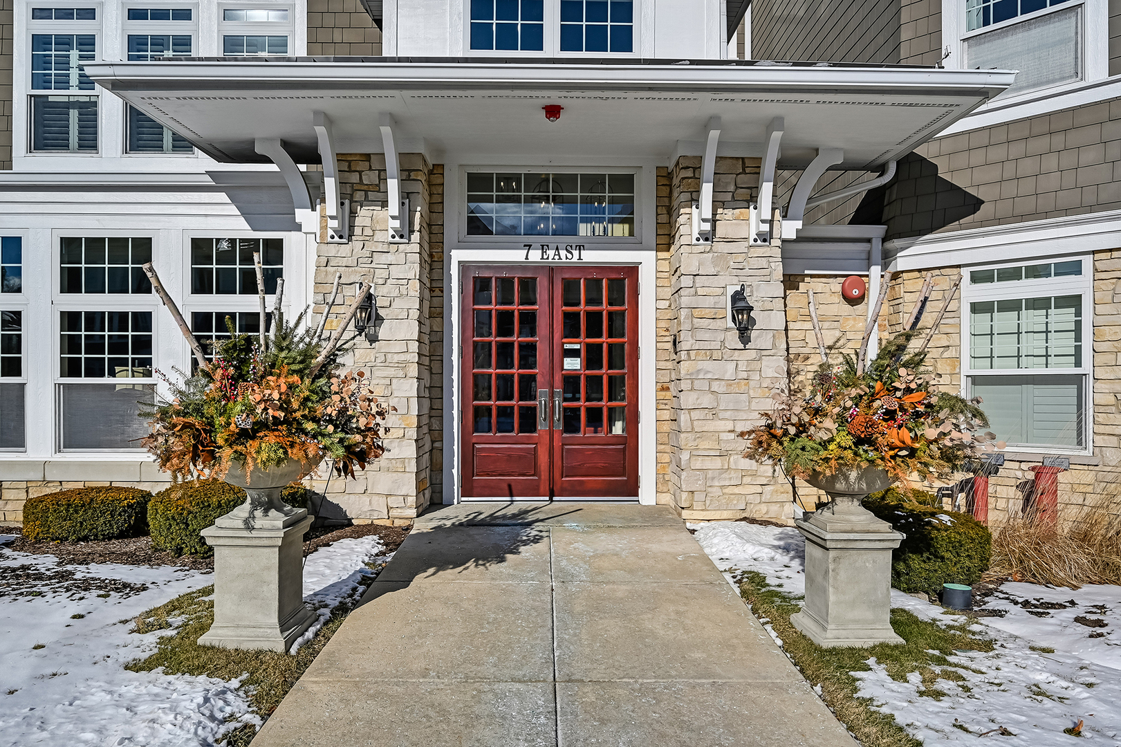 7 E KENNEDY Lane #201, Hinsdale, IL 60521