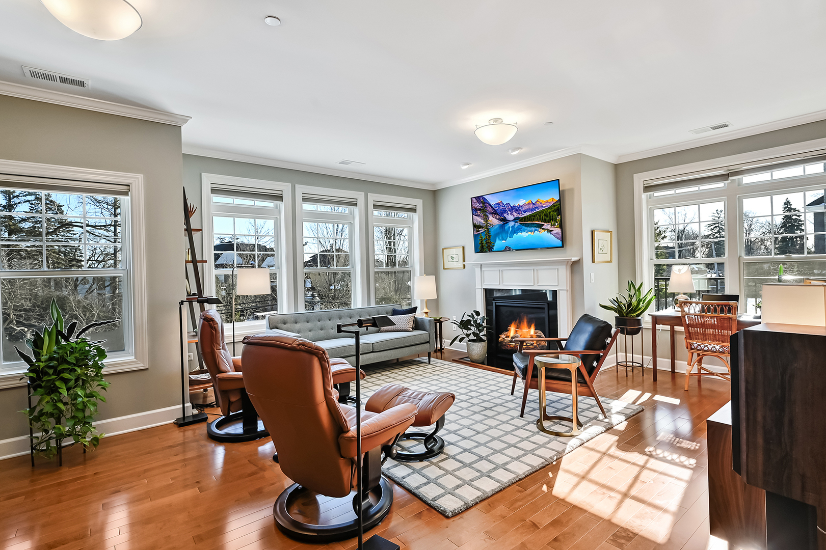 7 E KENNEDY Lane #201, Hinsdale, IL 60521