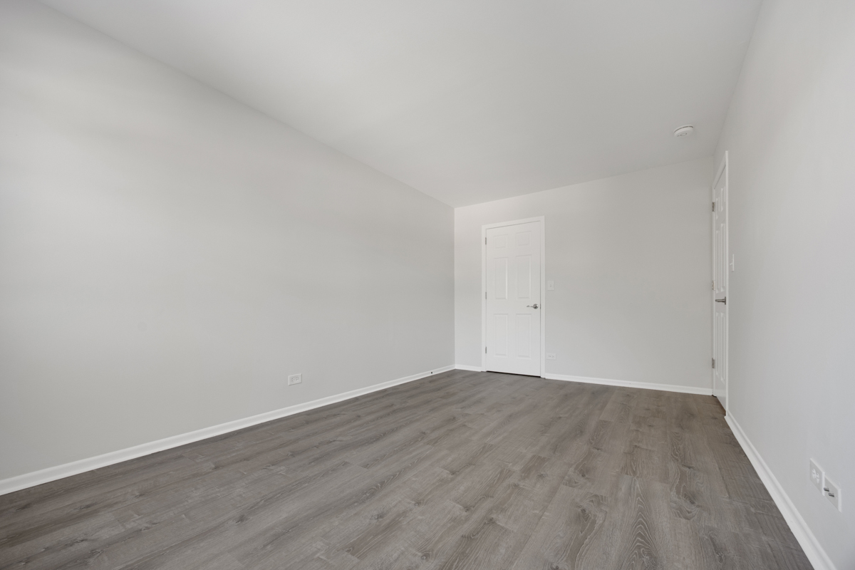 47 E Gant Circle #G, Streamwood, IL 60107