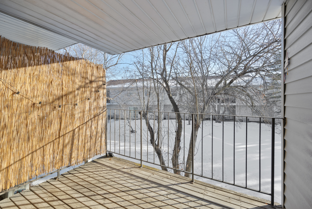 47 E Gant Circle #G, Streamwood, IL 60107