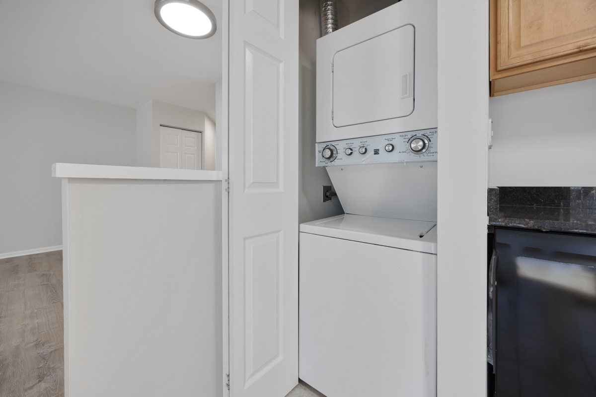 47 E Gant Circle #G, Streamwood, IL 60107