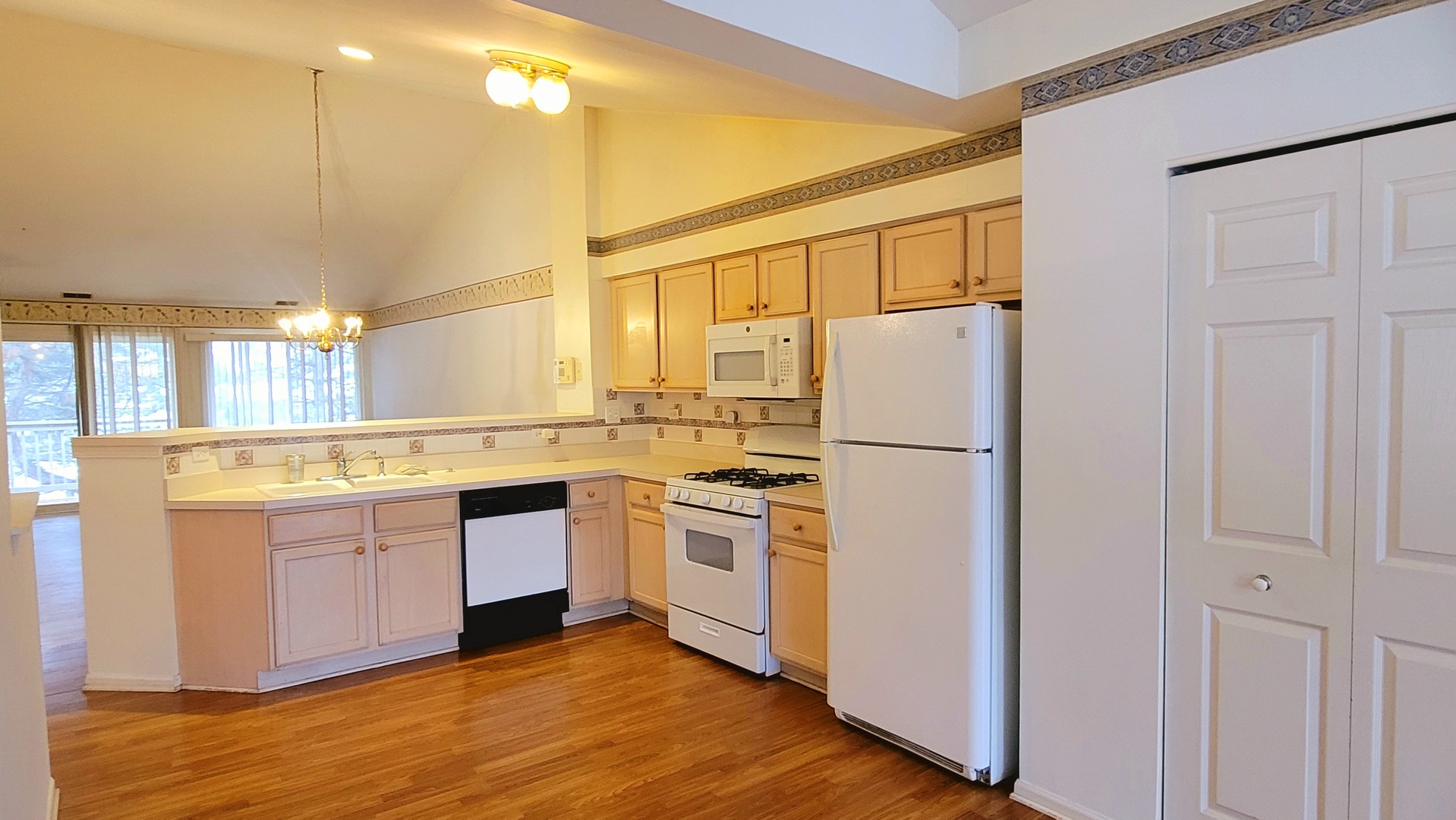 2125 FULHAM Drive #2125, Naperville, IL 60564