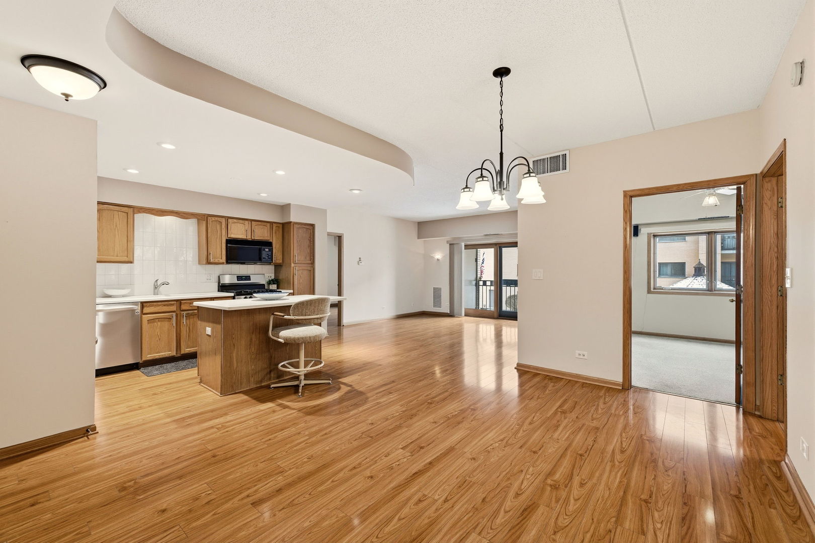 7420 W Lawrence Avenue #212, Harwood Heights, IL 60706